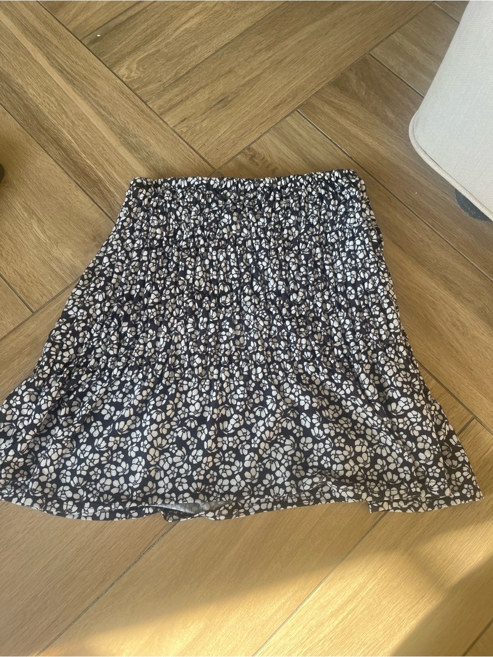 ASOS Black and White Floral Mini Skirt Size Small